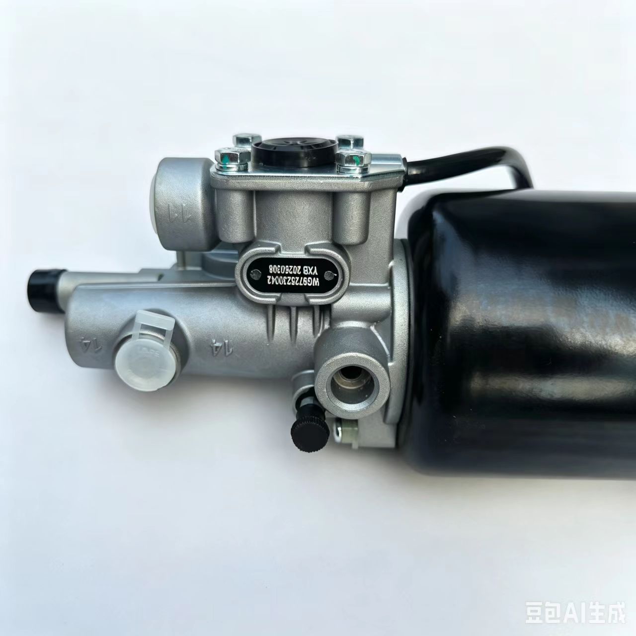 WG9725230042 Clutch Booster Cylinder - Image 3