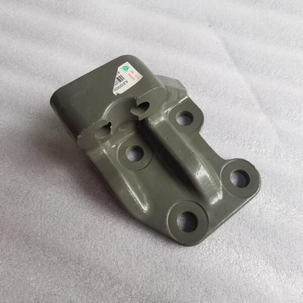 HOWO发动机右后支撑Right‑rear engine support AZ000059000003 752W41501-0004