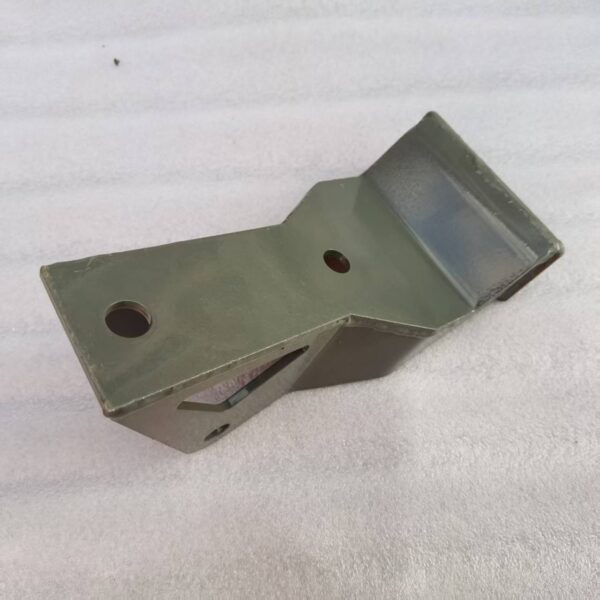 Cab front overhang lower bracket  AZ16D444000099